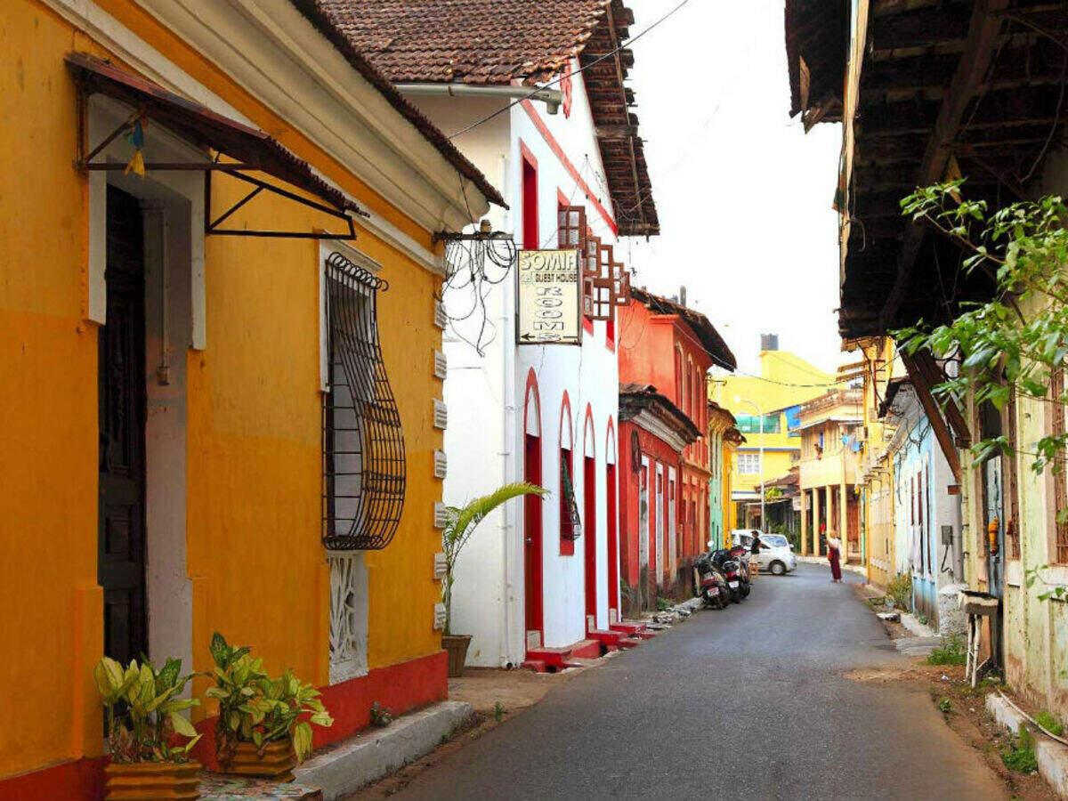 Day 1 in Panaji, scene 1